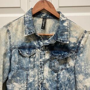 Oxygen denim shirt, acid or bleach wash, blue & white, L